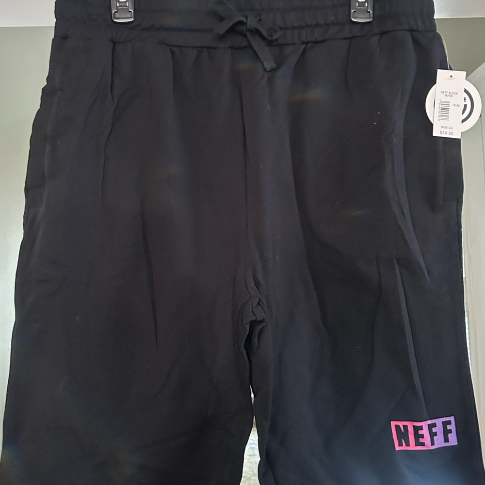 Neff Men's Black brushed cotton drawstring shorts, size L